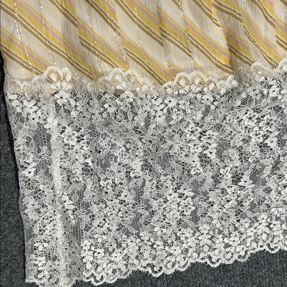 Le Superbe Yellow Chevron Lace-Hem Midi Skirt - Picture 3 of 3